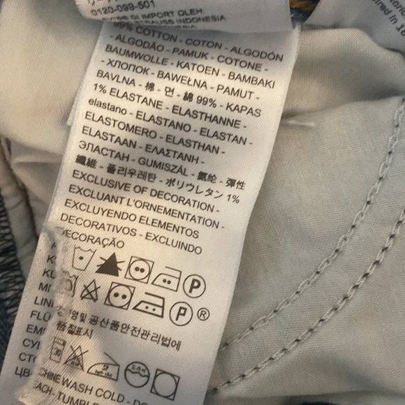 Levi's Premium Wedgie Icon High Rise Distressed button Fly Jeans Size 25 - Picture 13 of 13